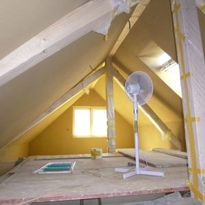 Innenausbau mit ökologischer Dämmung und Dachfenster